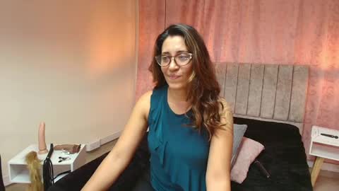 VIOLETA online show from February 17, 7:01 pm