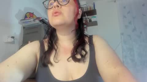 Snapshot of violettasexycam chatting on December 31, 4:27 am violetafetish online show from December 31, 4:27 am