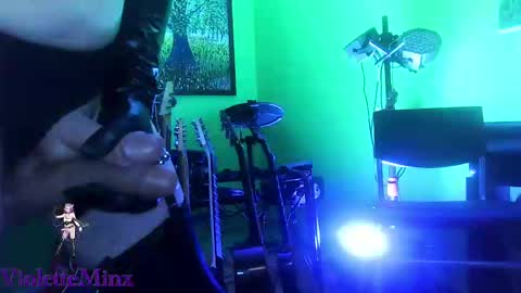 Violette online show from January 2, 5:50 pm