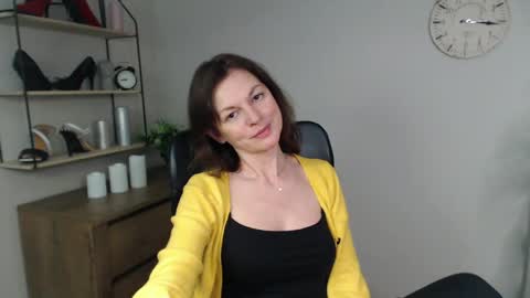 Snapshot of vivian_dream chatting on February 27, 5:15 pm Vivian online show from February 27, 5:15 pm