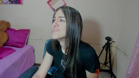 Snapshot of vivianalatin chatting on February 5, 12:06 pm instagram Viviana73215 online show from February 5, 12:06 pm