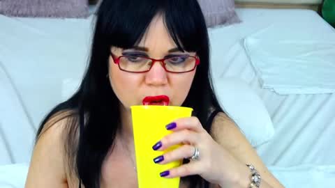Vivian online show from January 30, 12:06 pm