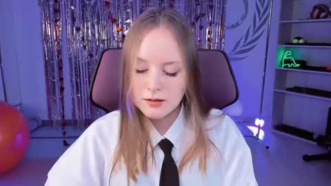 Vivien online show from March 8, 9:06 am