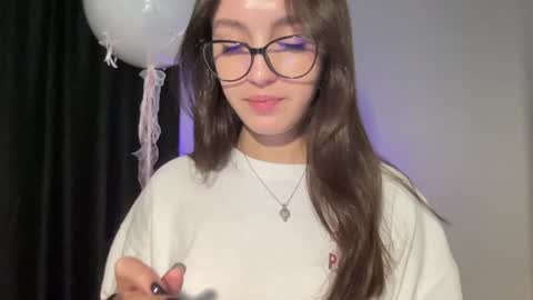 Snapshot of w33d7 chatting on February 7, 10:30 pm Alice Before pvt write to me in PM online show from February 7, 10:30 pm