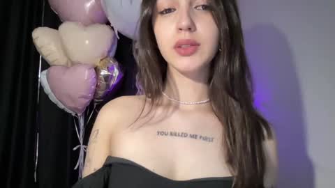 Snapshot of w33d7 chatting on January 24, 9:37 pm Alice Before pvt write to me in PM online show from January 24, 9:37 pm