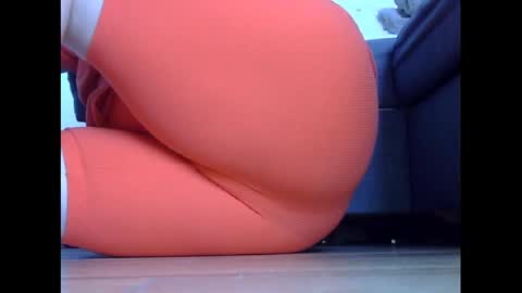 Snapshot of wet_pants2022 chatting on February 28, 2:20 pm wet_pants2022 online show from February 28, 2:20 pm