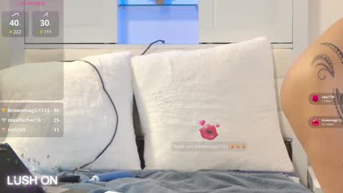 Snapshot of wet_pussyasian chatting on December 6, 4:44 pm WetPussyAsian online show from December 6, 4:44 pm