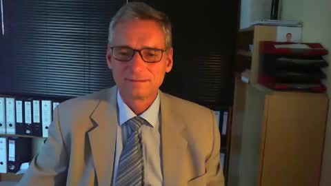 Snapshot of wetsuitedman chatting on September 18, 3:27 pm Franz online show from September 18, 3:27 pm