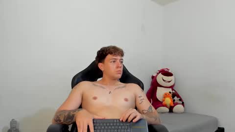 Camilo R online show from February 21, 12:05 am
