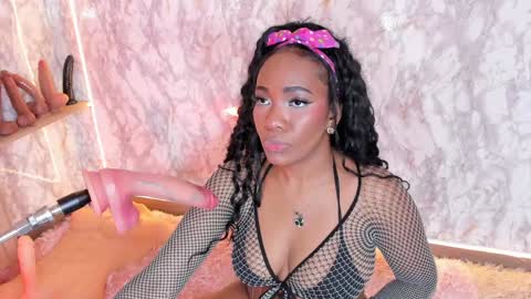Snapshot of whitneyyfox chatting on January 17, 8:24 am whitneyyfox online show from January 17, 8:24 am