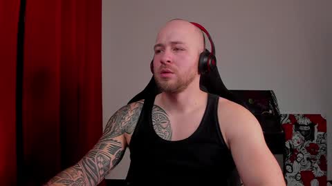 Snapshot of why_you_so_serious chatting on February 3, 4:10 pm VI online show from February 3, 4:10 pm