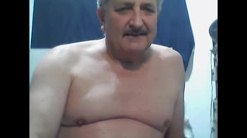 Snapshot of wilhob26 chatting on January 28, 7:32 am wihob26 online show from January 28, 7:32 am