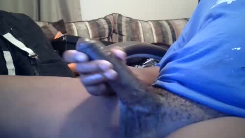 Snapshot of willied1985 chatting on December 2, 2:03 pm willy d bbc uncut bigdick edging online show from December 2, 2:03 pm