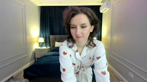Amber online show from February 8, 2:38 pm