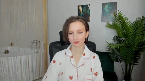 Amber online show from February 14, 3:33 am