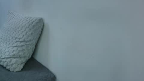 Snapshot of wolfan_sky chatting on March 10, 2:48 pm W O L F online show from March 10, 2:48 pm