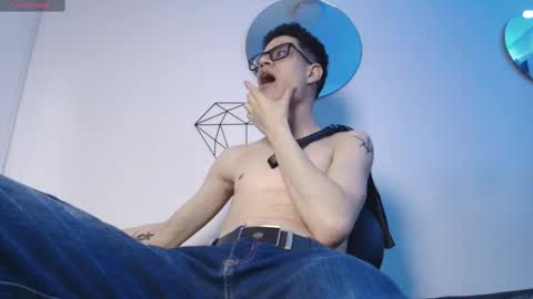 Snapshot of wolfan_sky chatting on September 10, 1:34 pm W O L F online show from September 10, 1:34 pm