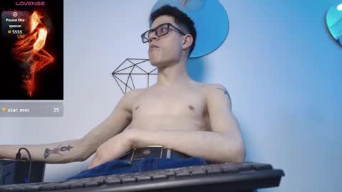 Snapshot of wolfan_sky chatting on September 11, 1:34 pm W O L F online show from September 11, 1:34 pm