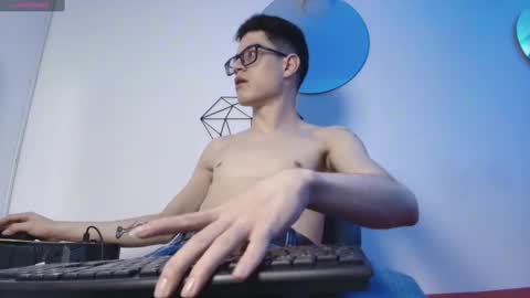 Snapshot of wolfan_sky chatting on September 12, 1:35 pm W O L F online show from September 12, 1:35 pm