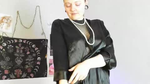 Snapshot of wonderconnie chatting on September 13, 12:51 pm wonderconnie online show from September 13, 12:51 pm