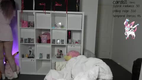 Snapshot of wrenvalentine chatting on September 13, 11:12 am Wren Valentine online show from September 13, 11:12 am