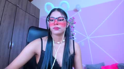 XALLYSONX online show from March 4, 11:40 am
