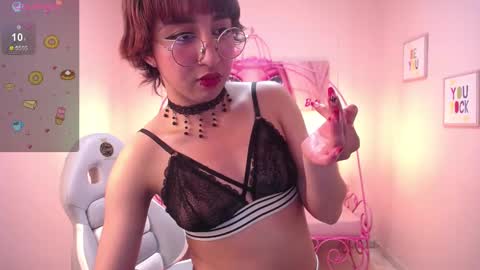 Xayah online show from February 8, 4:36 pm