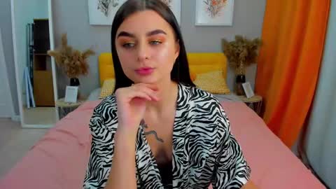 Snapshot of xenaolsen chatting on February 23, 4:35 pm Emma online show from February 23, 4:35 pm