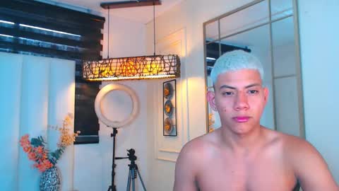 MICHAEL HUGE online show from March 11, 1:34 pm
