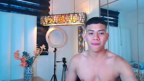 MICHAEL HUGE online show from February 21, 8:27 pm