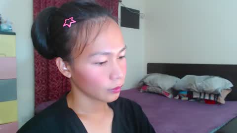 Snapshot of xlovely_destinyx chatting on February 14, 12:03 pm Alice online show from February 14, 12:03 pm