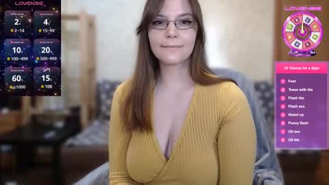 Snapshot of xmelina0 chatting on February 7, 8:33 am xmelina0 online show from February 7, 8:33 am