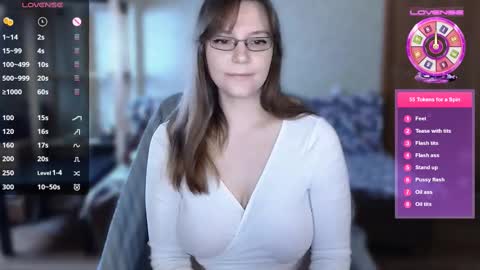 Snapshot of xmelina0 chatting on March 6, 5:03 am xmelina0 online show from March 6, 5:03 am