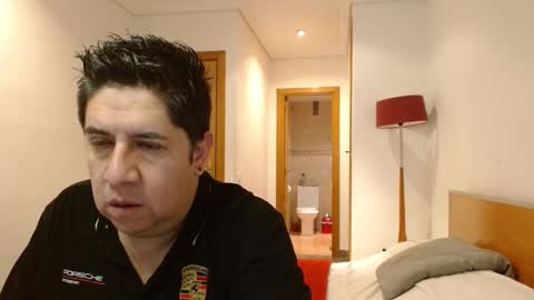 Snapshot of xthiagoxevax chatting on February 24, 8:49 am thiagoeva online show from February 24, 8:49 am