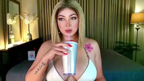 Snapshot of xxbedroombeautyxx chatting on December 29, 11:18 am MISS NATALIA online show from December 29, 11:18 am