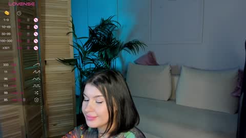 Snapshot of xxviktoryqueenxx chatting on December 6, 12:51 am Vi online show from December 6, 12:51 am