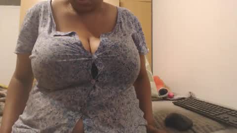 Ayanda online show from February 17, 7:44 pm