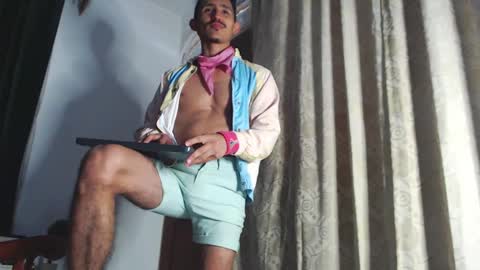 Snapshot of xxxhome_alonexxx chatting on February 14, 7:54 pm Kev online show from February 14, 7:54 pm