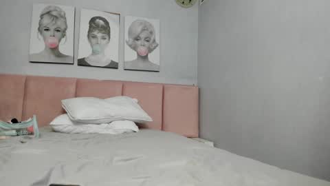 Snapshot of yess__daddy chatting on February 6, 10:14 am yess__daddy online show from February 6, 10:14 am