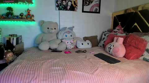 lucy online show from September 19, 5:44 am