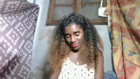 yolandrina05 online show from September 17, 7:39 pm