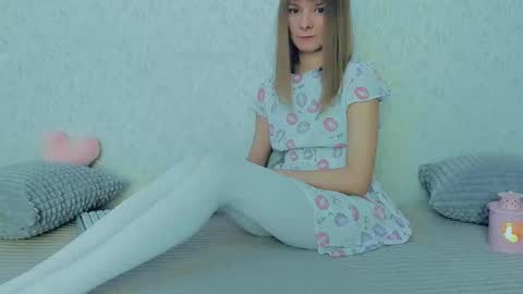 Lily online show from February 16, 5:04 am