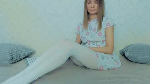 Lily online show from February 23, 1:32 pm