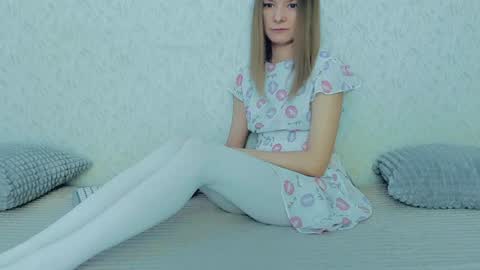 Lily online show from February 6, 5:25 am