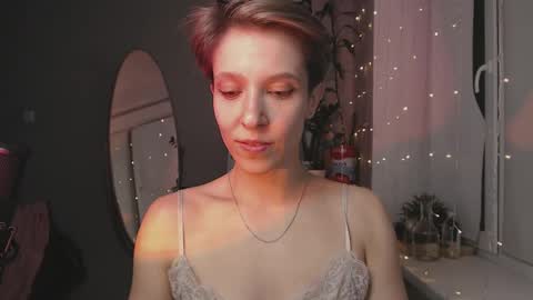 Snapshot of your_hot_ex chatting on December 16, 9:20 pm Alex and Kris long hair online show from December 16, 9:20 pm