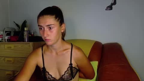 Snapshot of your_mouse23 chatting on September 17, 8:51 am Andrea Your sweet farmer girl online show from September 17, 8:51 am