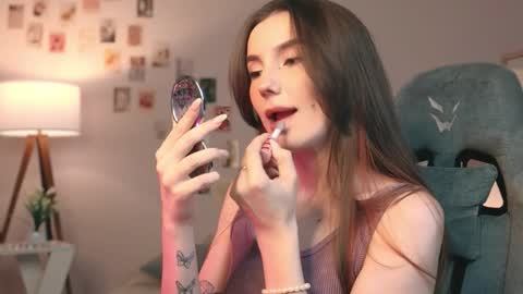 Snapshot of yourfrenchteacher chatting on September 10, 8:21 pm Chloe online show from September 10, 8:21 pm