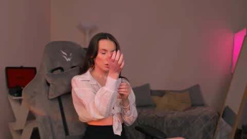 Snapshot of yourfrenchteacher chatting on March 6, 9:20 pm Chloe online show from March 6, 9:20 pm