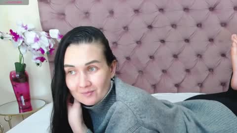 Snapshot of yours_jasmin chatting on February 8, 6:22 am yours_jasmin online show from February 8, 6:22 am