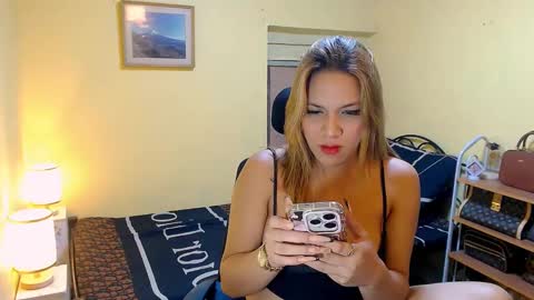 YourDreamgirl  online show from February 28, 10:09 am